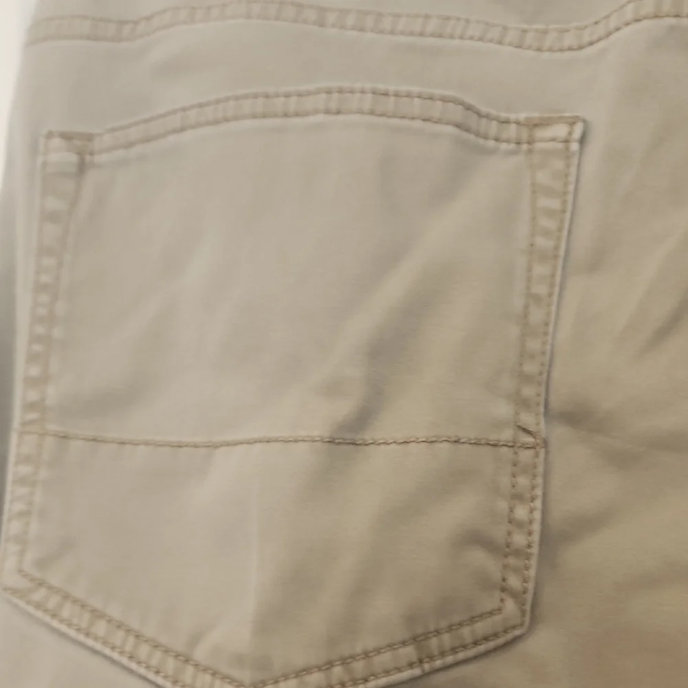 36 X 25  SHORT MAN'S Dockers Men's Khaki Chinos - Picture 7 of 10